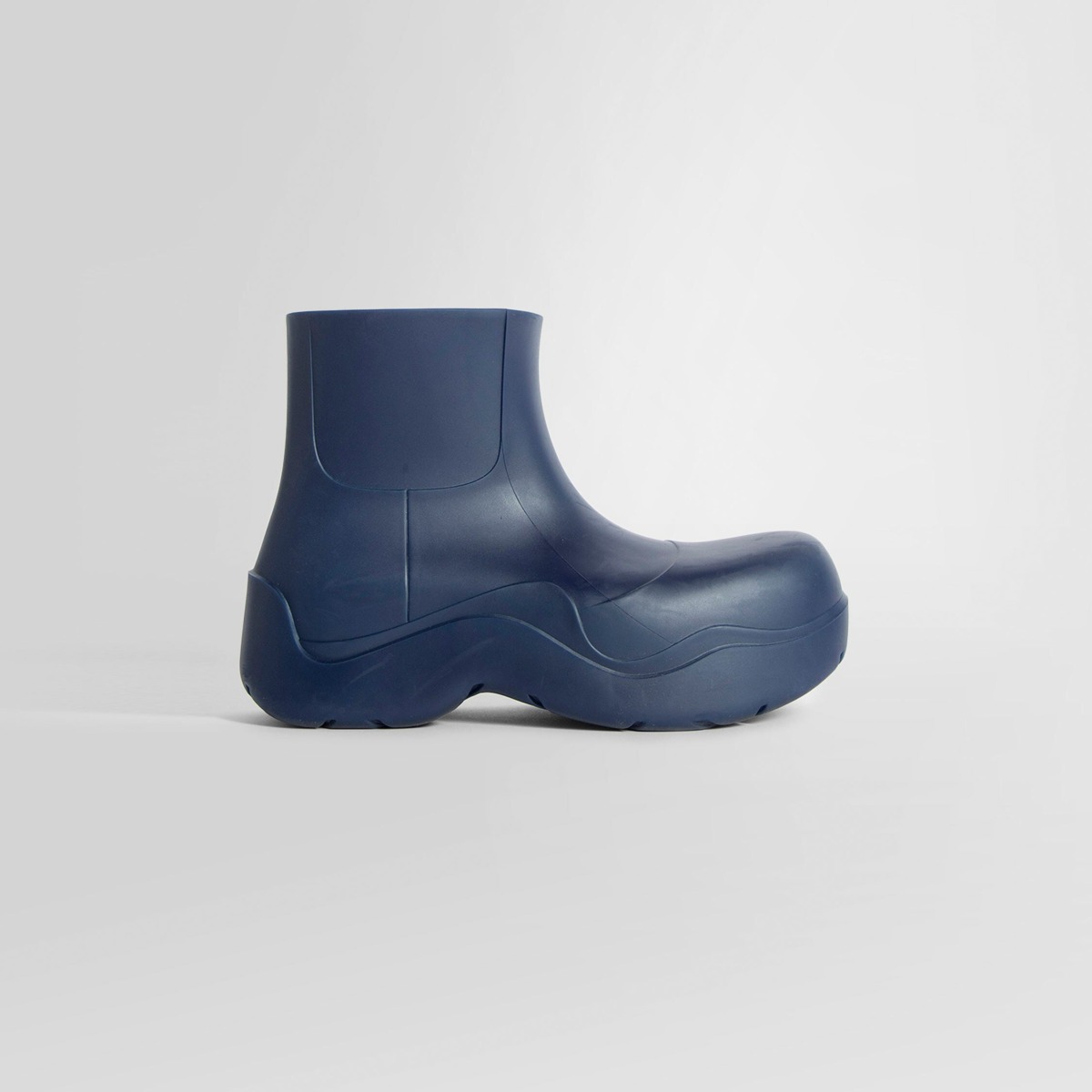Bottega Veneta - Man Boots in Blue Antonioli GOOFASH