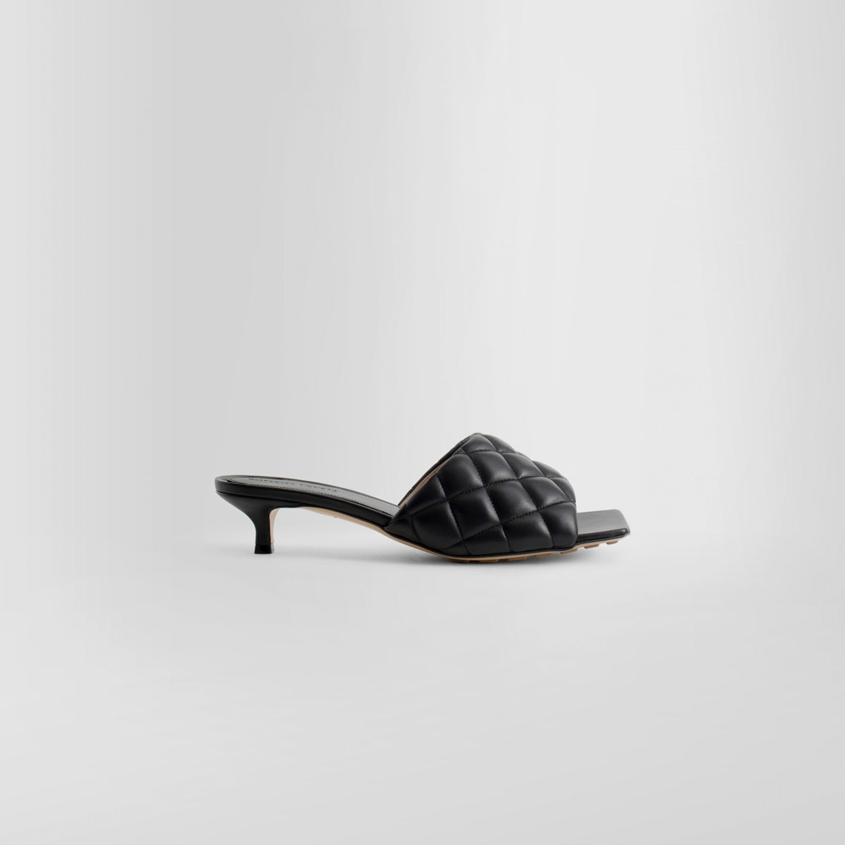 Bottega Veneta - Woman Black Sandals at Antonioli GOOFASH