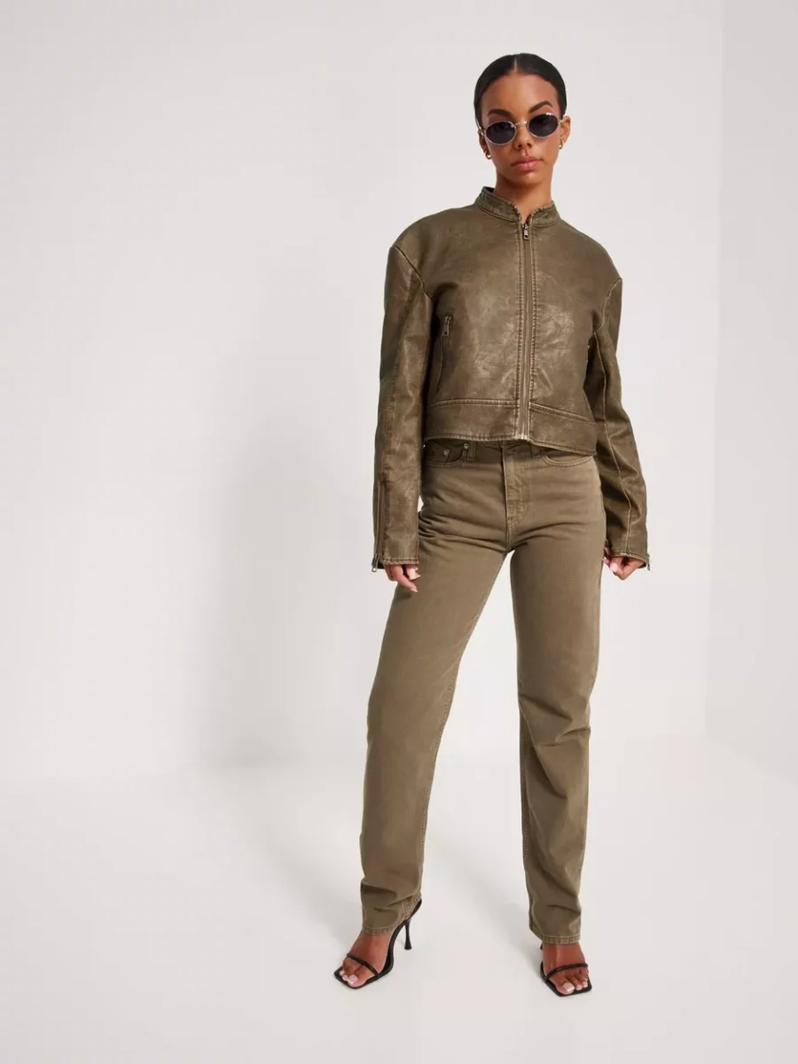Calvin Klein - Lady High Waist Jeans in Brown at Nelly GOOFASH