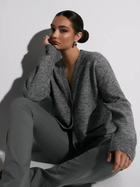 Cardigan in Grey for Women at Nelly GOOFASH
