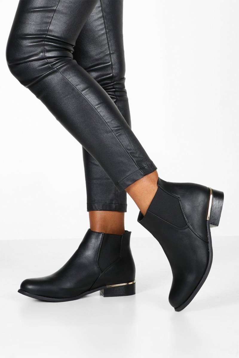 Chelsea Boots in Black by Boohoo GOOFASH