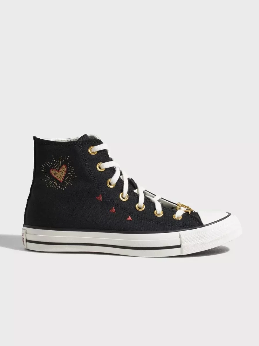 Converse - Chucks in Black for Women from Nelly GOOFASH