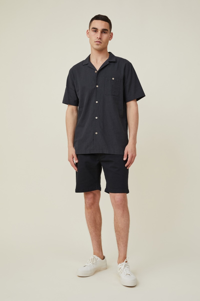 Cotton On - Men's Black Chino Shorts GOOFASH
