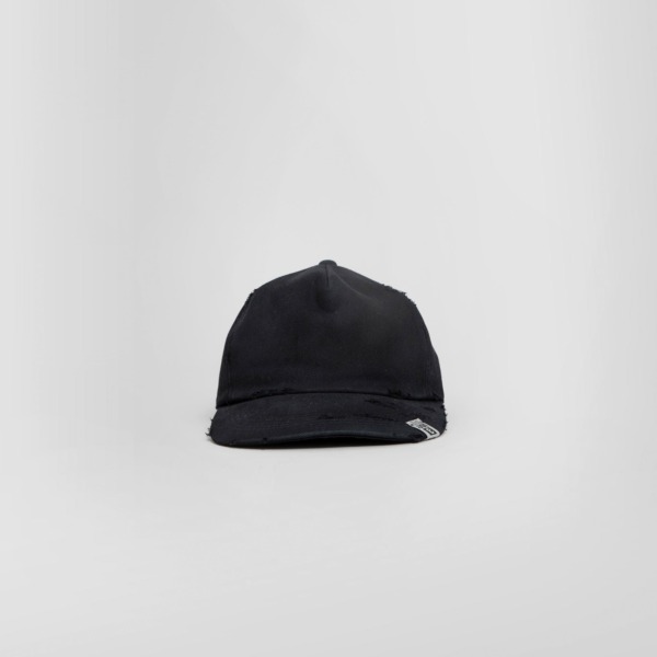 Gent Hat in Black Antonioli GOOFASH