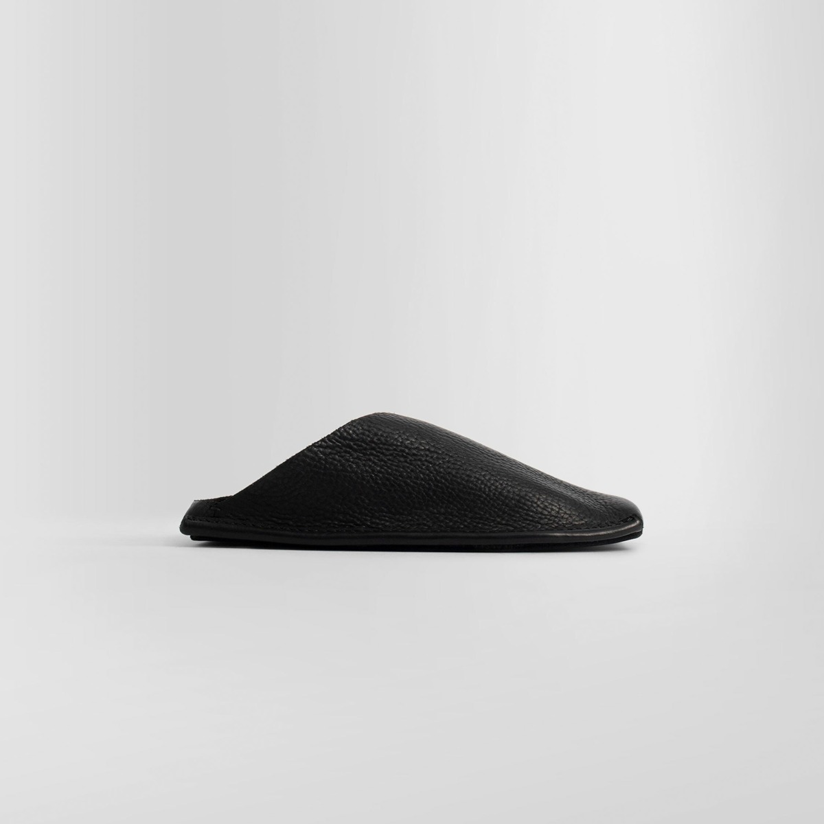 Gents Loafers in Black by Antonioli GOOFASH