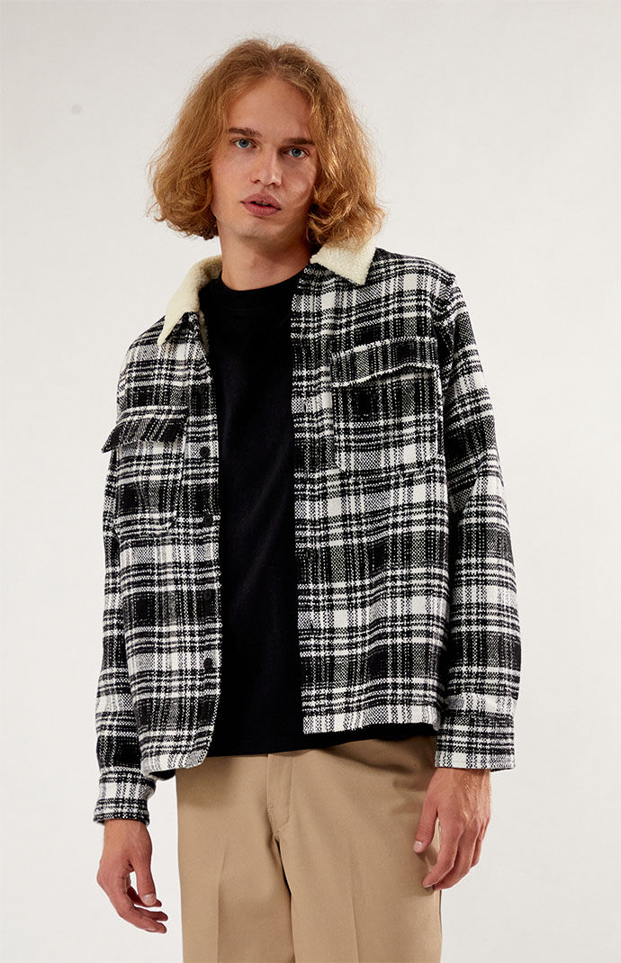 Gents Shacket in Black at Pacsun GOOFASH