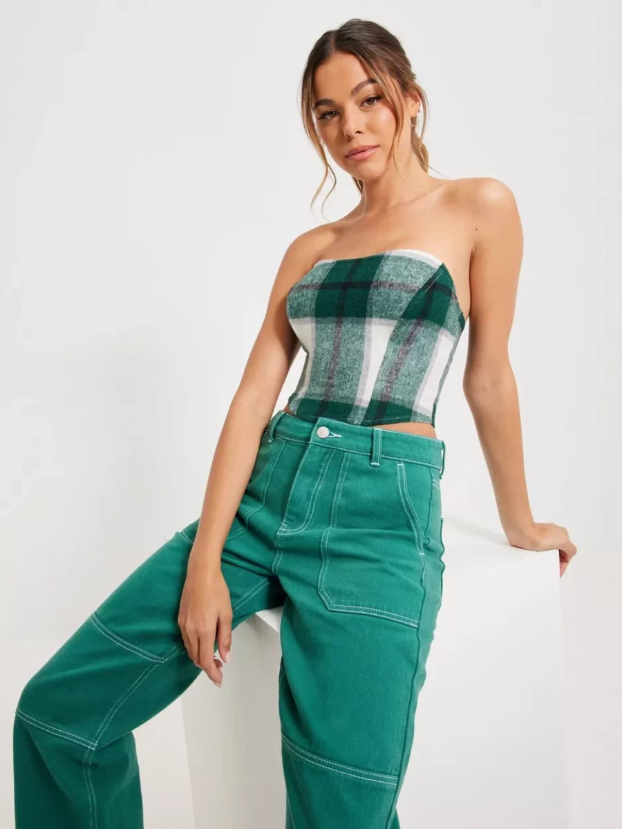 Green Woman Crop Top Nelly GOOFASH