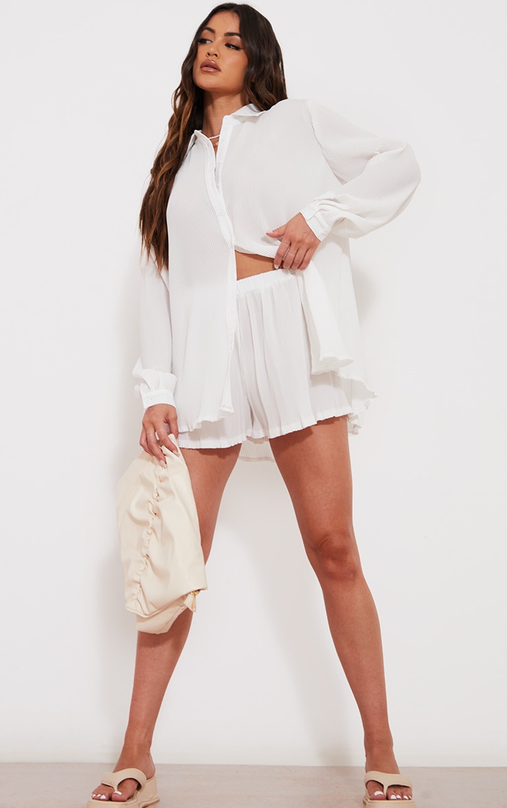 High Waisted Shorts in White PrettyLittleThing Woman GOOFASH