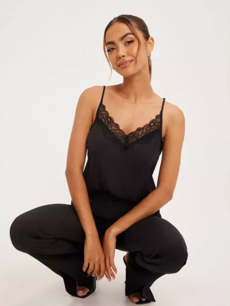 Jdy Black Top for Women by Nelly GOOFASH