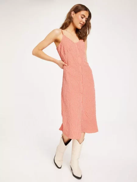 Jdy - Lady Midi Dress Coral from Nelly GOOFASH
