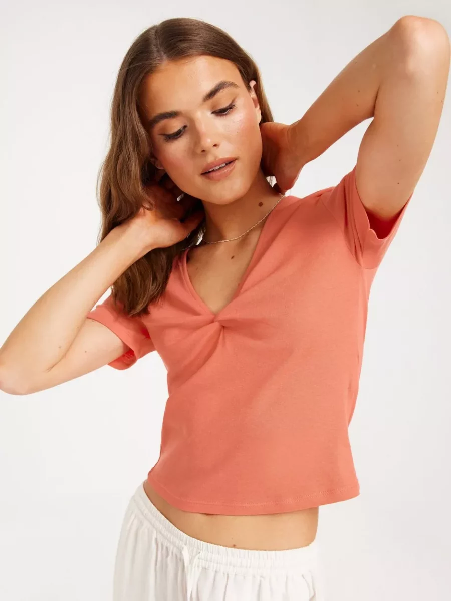 Jdy Woman Top in Coral - Nelly GOOFASH