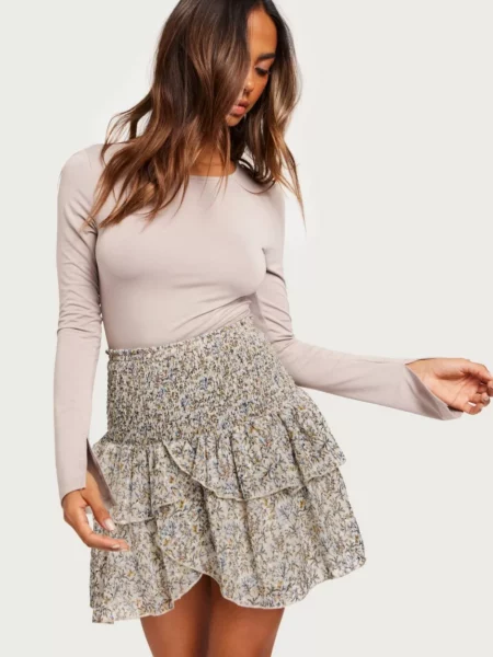Ladies Creme Skirt by Nelly GOOFASH