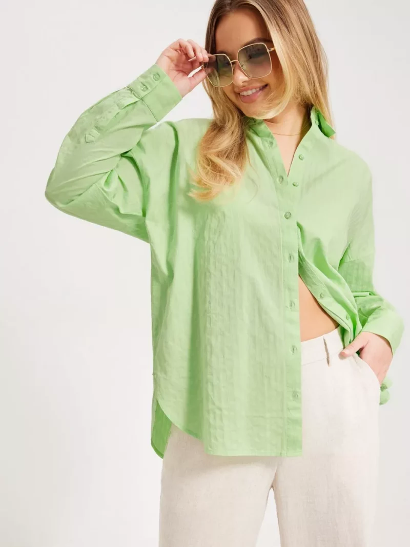 Ladies Shirt in Green at Nelly GOOFASH