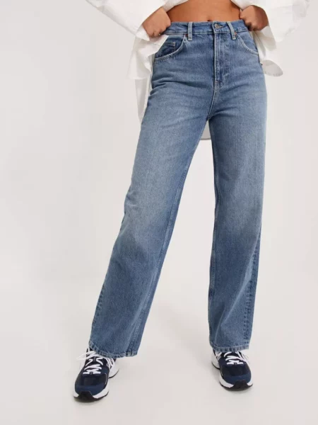 Ladies Wide Leg Jeans in Blue by Nelly GOOFASH