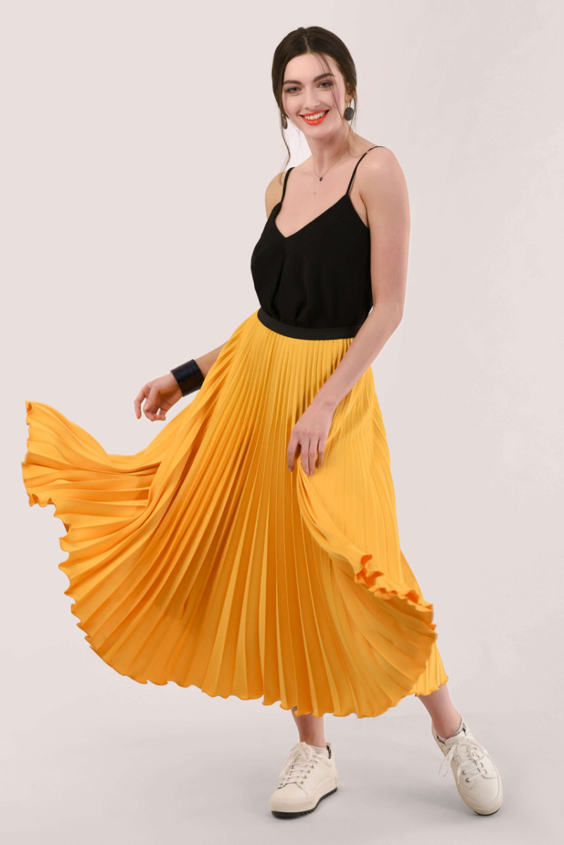 Ladies Yellow Pleated Skirt Closet London GOOFASH