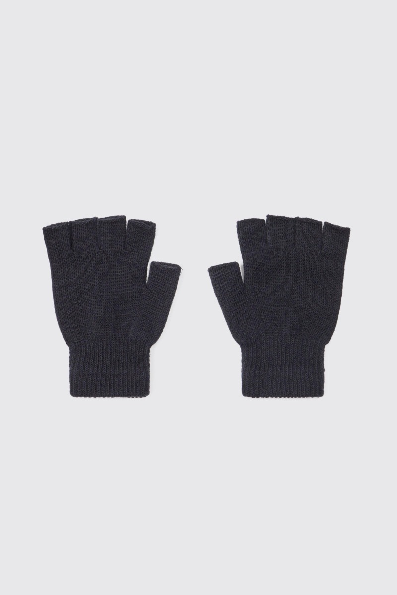 Lady Fingerless Gloves in Black Boohoo GOOFASH