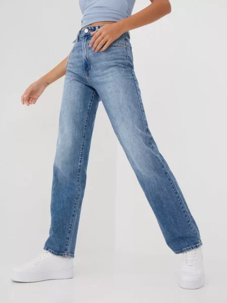 Lady Jeans in Blue at Nelly GOOFASH