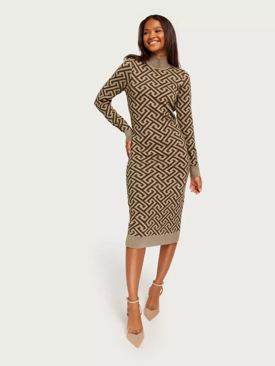 Lady Knitted Dress Brown by Nelly GOOFASH