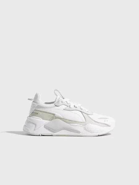 Lady Sneakers in White - Nelly GOOFASH