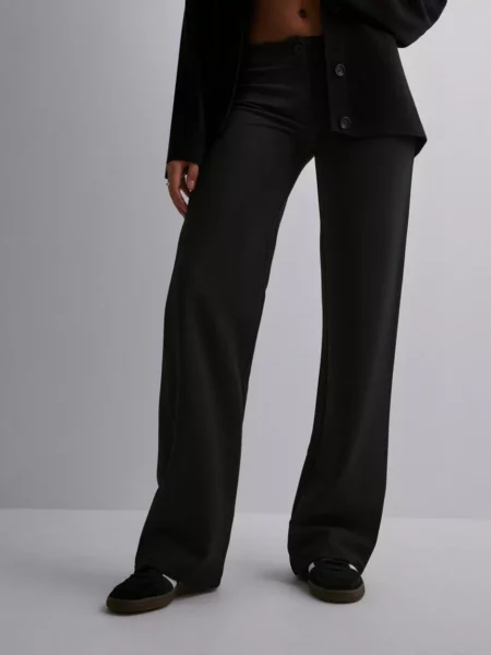 Lady Suit Trousers in Black from Nelly GOOFASH