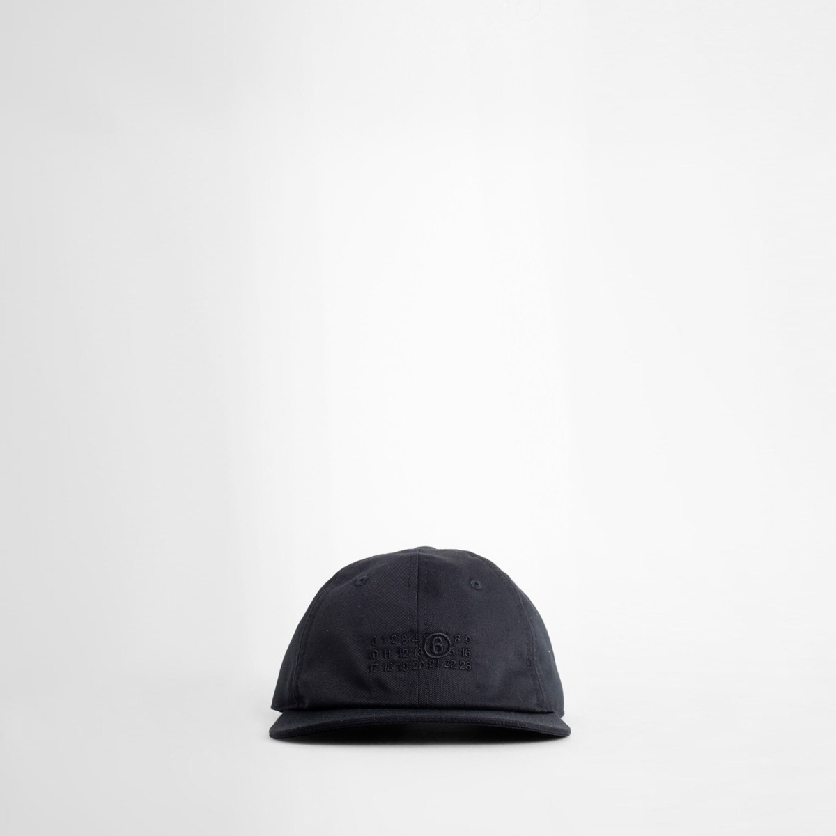 Maison Margiela Mens Hat in Black Antonioli GOOFASH