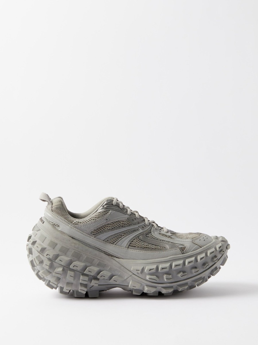 Matches Fashion Men's Trainers in Grey from Balenciaga GOOFASH