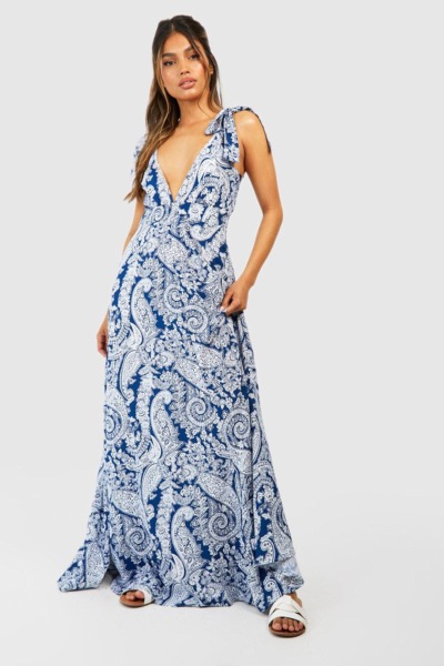 Maxi Dress in Blue for Woman by Boohoo GOOFASH