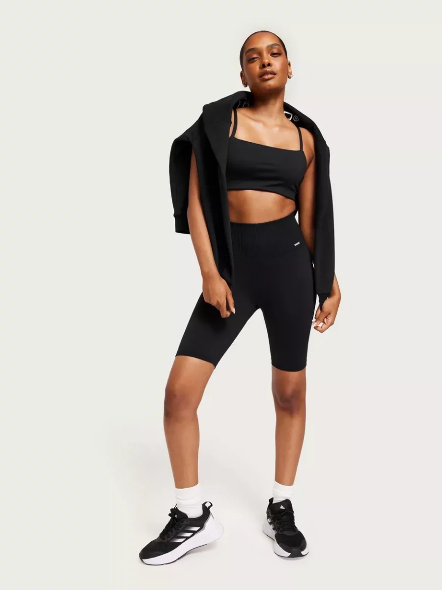 Nelly Biker Shorts in Black - Aim'N GOOFASH