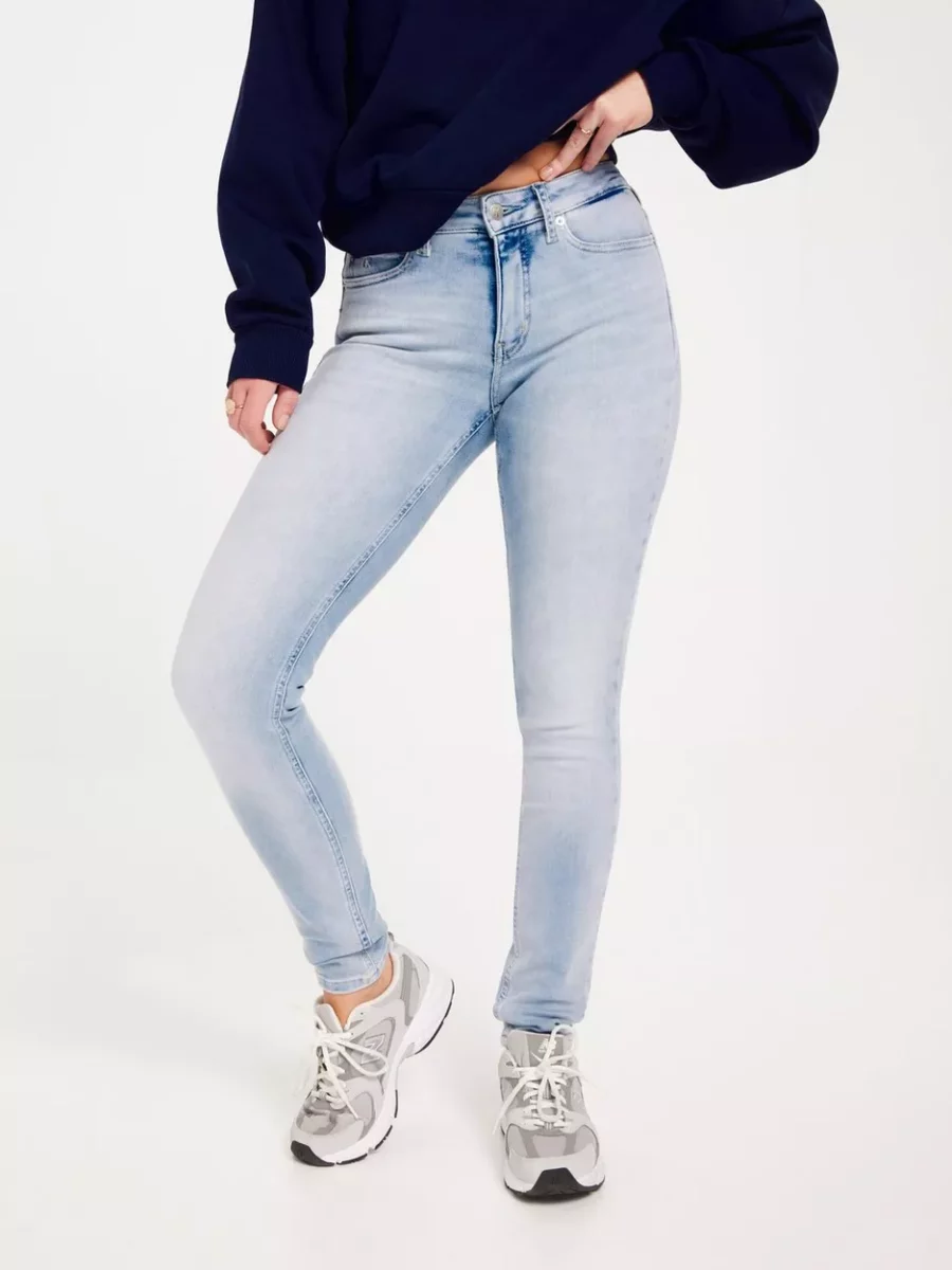Nelly - Blue Skinny Jeans for Woman by Calvin Klein GOOFASH