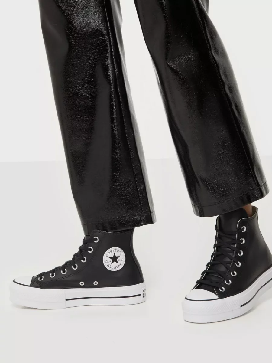 Nelly - Chucks in Black for Women by Converse GOOFASH