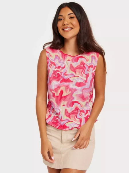Nelly Coral Woman Top Pieces GOOFASH