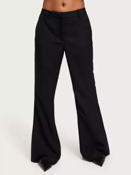 Nelly Flared Trousers in Black for Women from Vero Moda GOOFASH