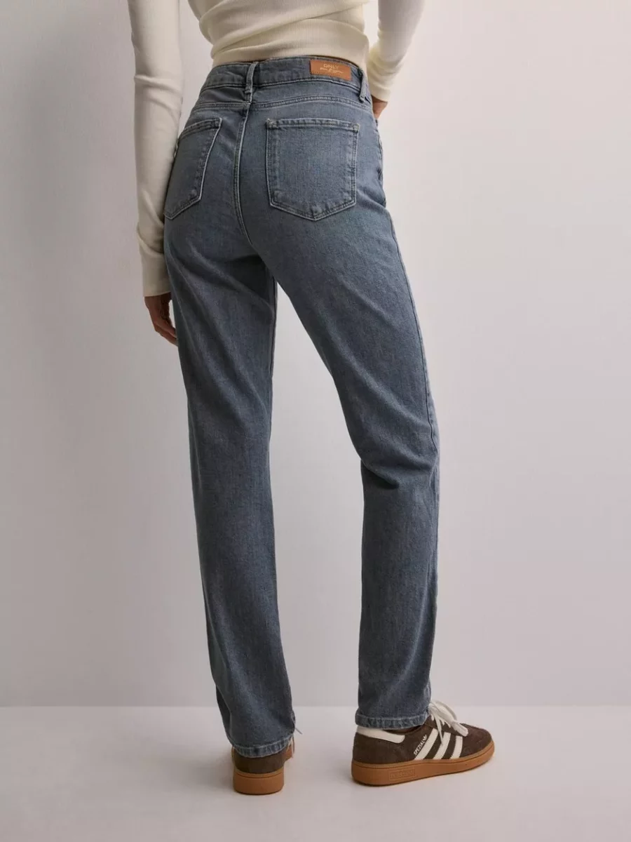 Nelly Jeans in Blue for Woman by Only GOOFASH