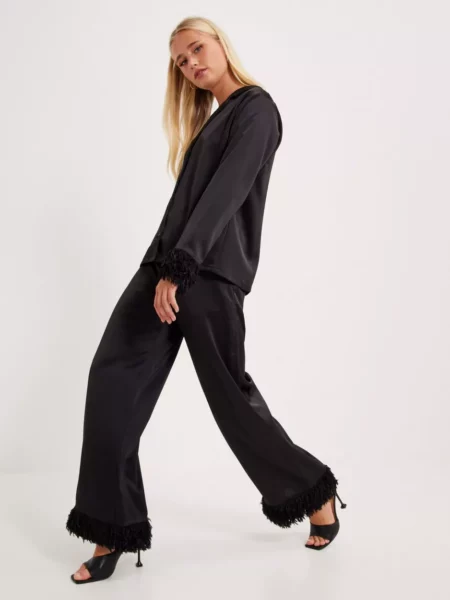 Nelly Jumpsuit in Black Glamorous GOOFASH