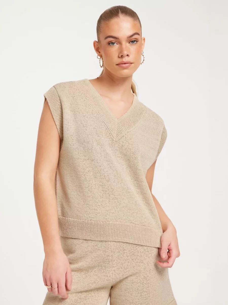 Nelly - Knit Top Sand - Selected Women GOOFASH