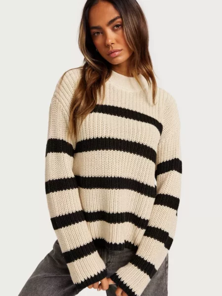 Nelly Knitted Sweater in Black for Women by Vero Moda GOOFASH