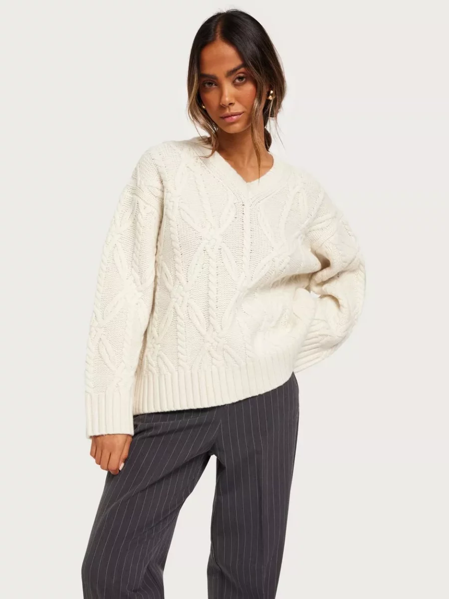 Nelly - Knitted Sweater in Cream from Samsoe & Samsoe GOOFASH