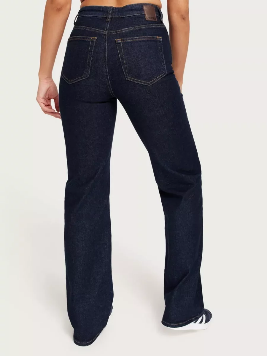 Nelly Ladies Jeans in Blue GOOFASH