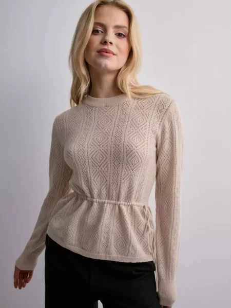 Nelly - Ladies Knitted Sweater in Sand GOOFASH