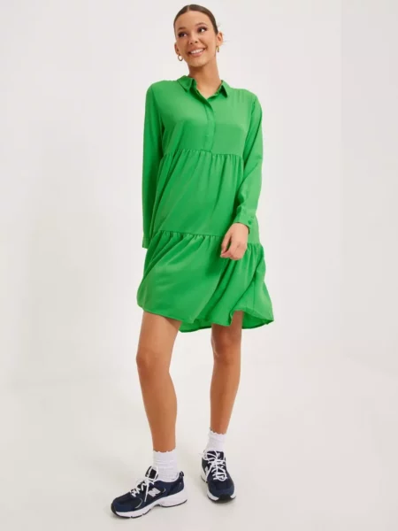 Nelly Ladies Shirt Dress in Green from Jdy GOOFASH