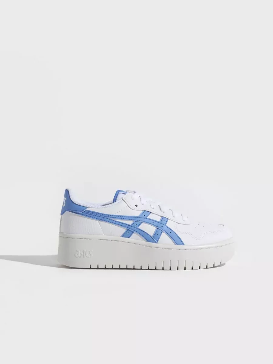 Nelly - Lady Sneakers in Blue by Asics GOOFASH