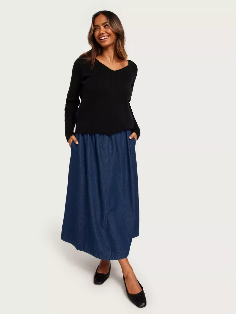 Nelly Skirt in Blue from Only GOOFASH