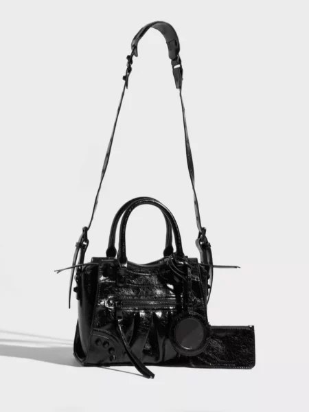 Nelly - Woman Black Handbag from Steve Madden GOOFASH