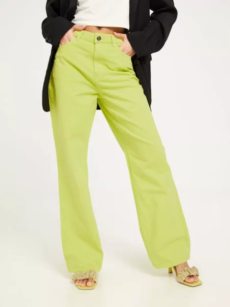 Nelly Woman Green Trousers from Only GOOFASH