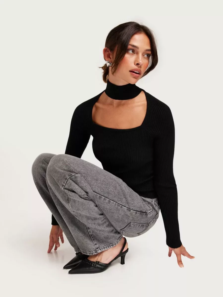 Nelly - Woman Knitted Sweater in Black by Vero Moda GOOFASH