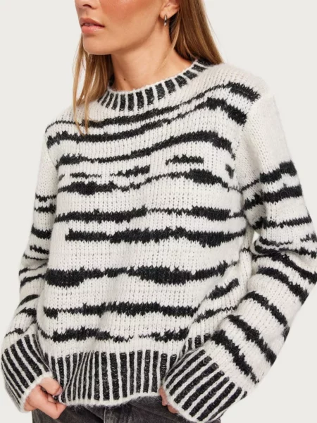 Nelly - Woman Knitted Sweater in Multicolor Object Collectors Item GOOFASH