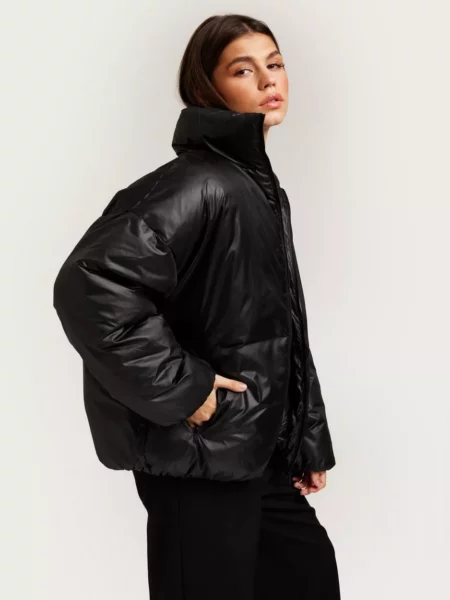 Nelly Woman Padded Jacket in Black GOOFASH