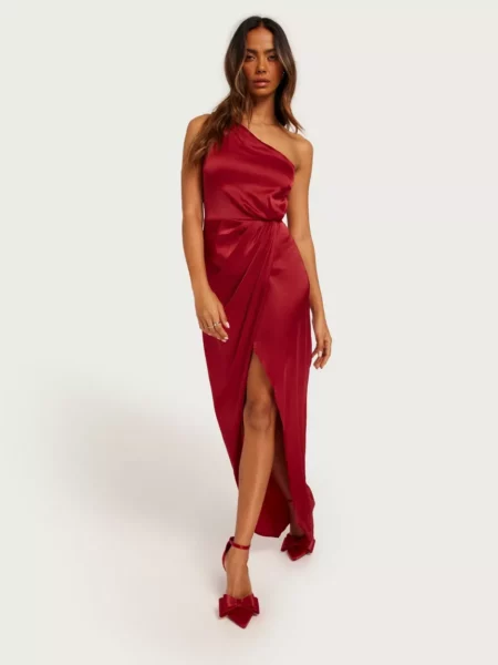 Nelly - Woman Party Dress in Red GOOFASH