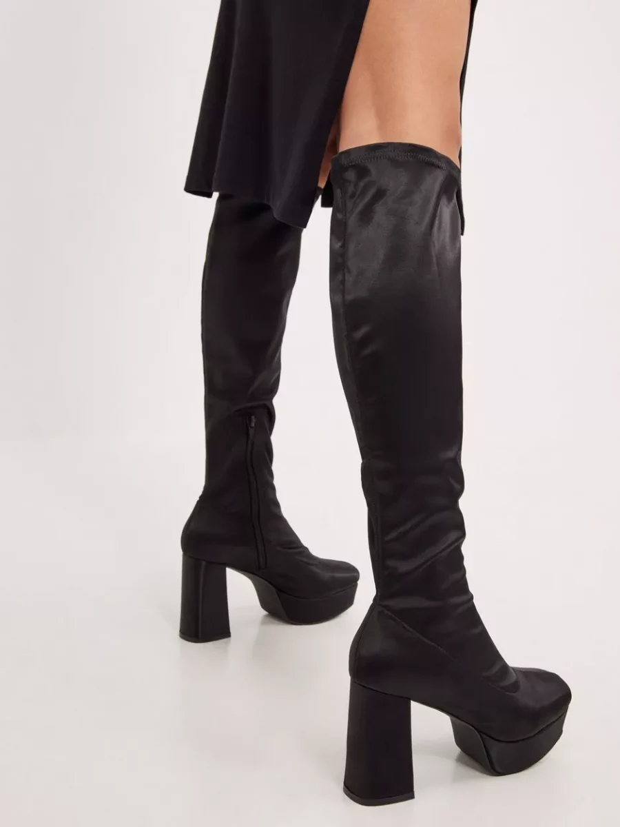 Nelly Woman Plateau Boots Black GOOFASH