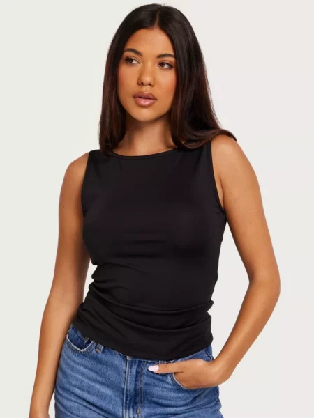 Nelly Women Black Top by Pieces GOOFASH